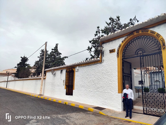 ACTUACIONES EN CEMENTERIOS MUNICIPALES PARA LA CONMEMORACIÓN DEL DÍA DE TODOS LOS SANTOS.